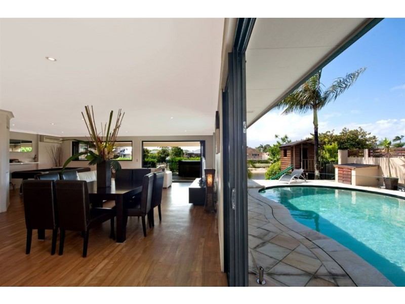 11 Cypress Drive West, Broadbeach Waters QLD 4218