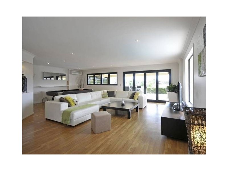 11 Cypress Drive West, Broadbeach Waters QLD 4218