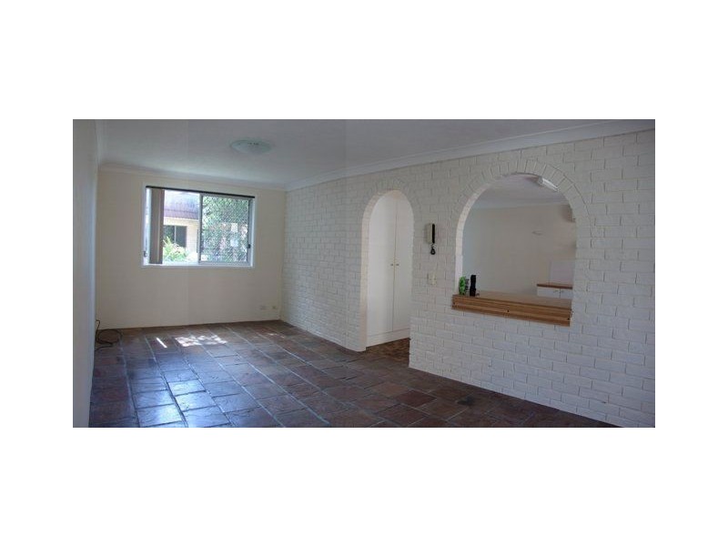 2/45 Britannia Avenue, Broadbeach QLD 4218