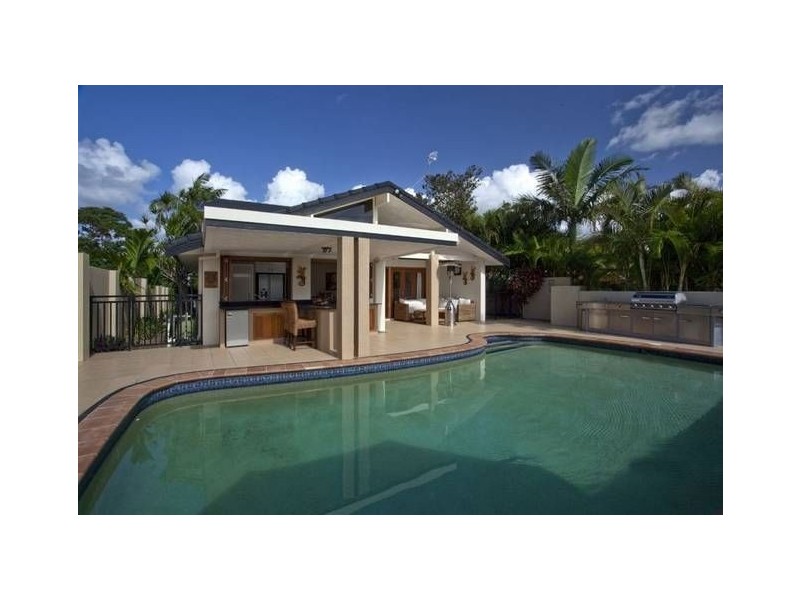 61 River Crescent, Broadbeach Waters QLD 4218