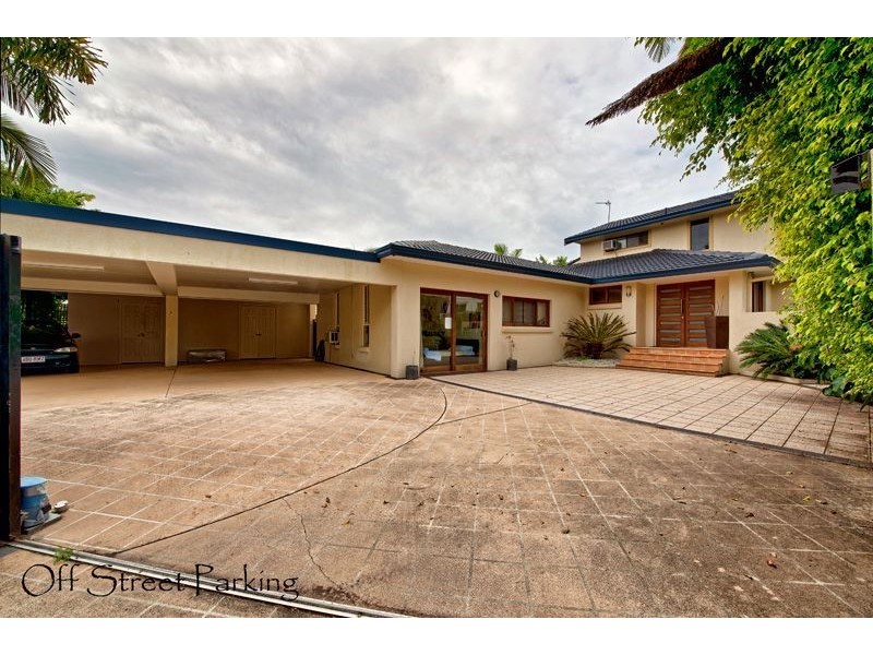 61 River Crescent, Broadbeach Waters QLD 4218