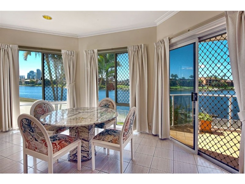 68 Sailaway Street, Mermaid Waters QLD 4218