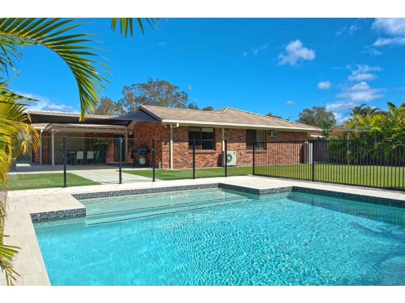 7 Barrier Reef Drive, Mermaid Waters QLD 4218