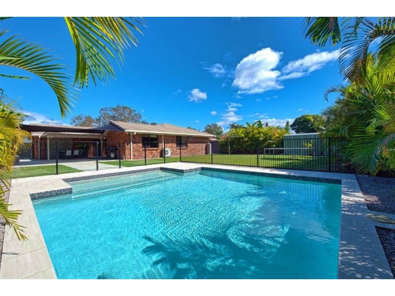 7 Barrier Reef Drive, Mermaid Waters QLD 4218