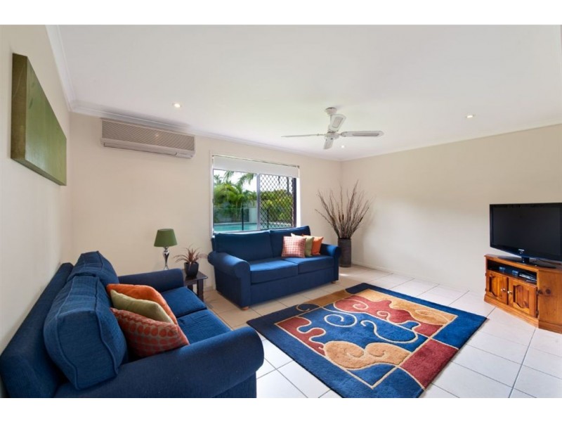 7 Barrier Reef Drive, Mermaid Waters QLD 4218