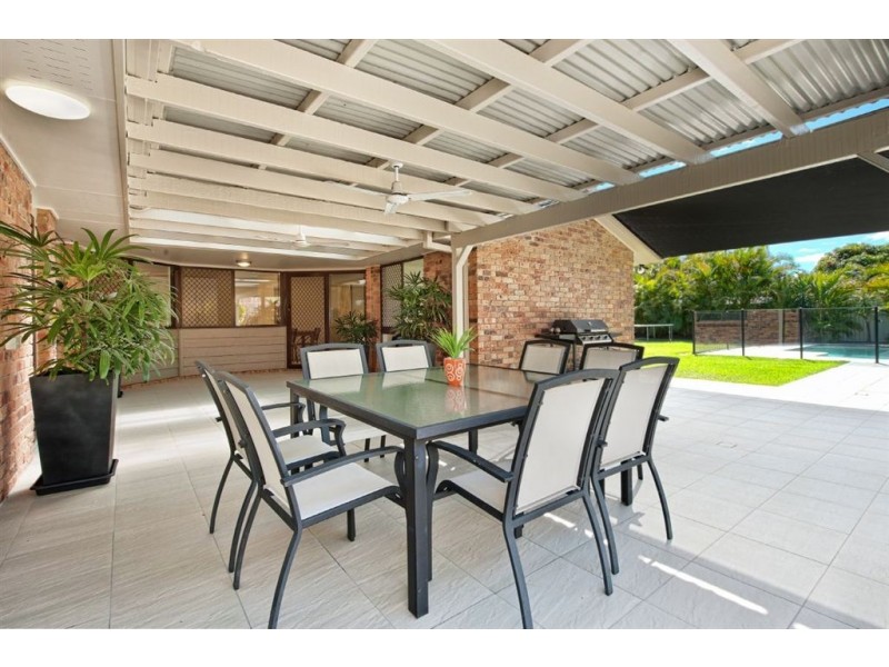 7 Barrier Reef Drive, Mermaid Waters QLD 4218