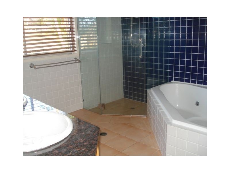 71 Savoy Dr, Broadbeach Waters QLD 4218