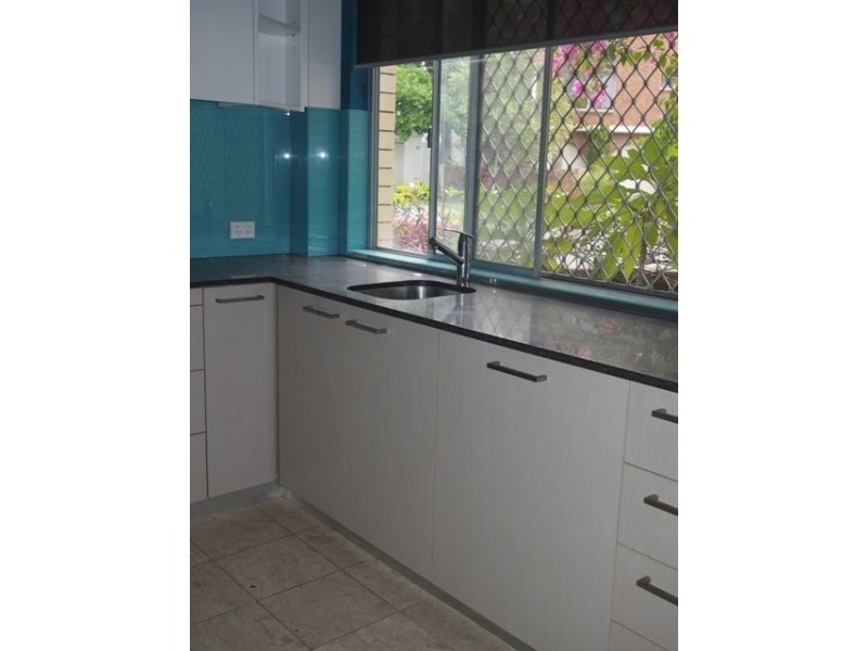 1/16 Cannes Ave, Surfers Paradise QLD 4217