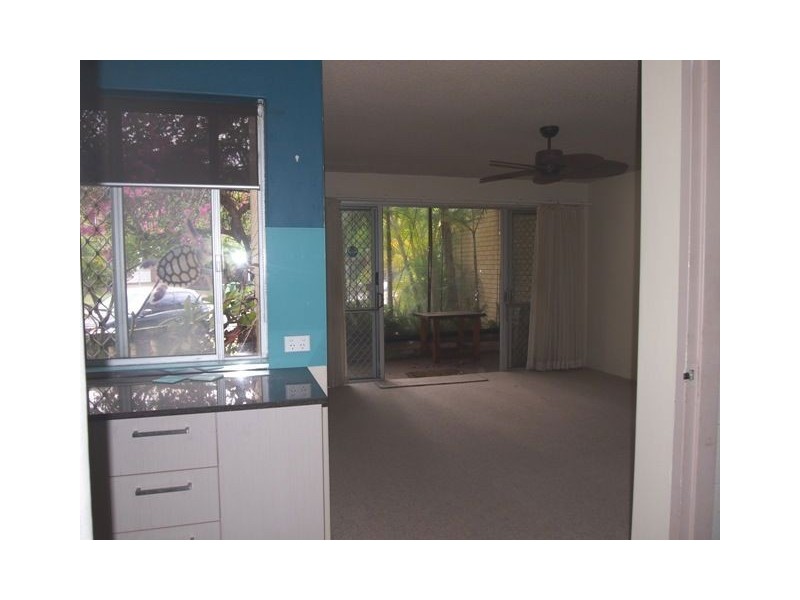 1/16 Cannes Ave, Surfers Paradise QLD 4217