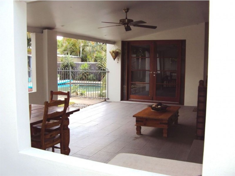 14 Albicore Street, Mermaid Waters QLD 4218