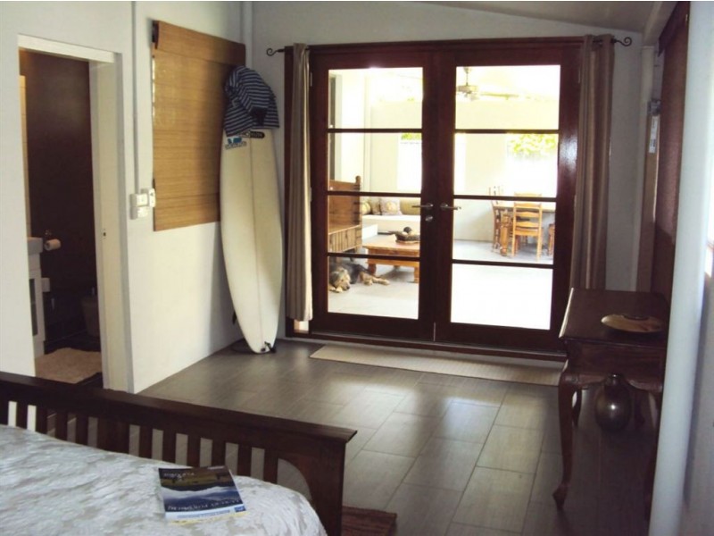 14 Albicore Street, Mermaid Waters QLD 4218