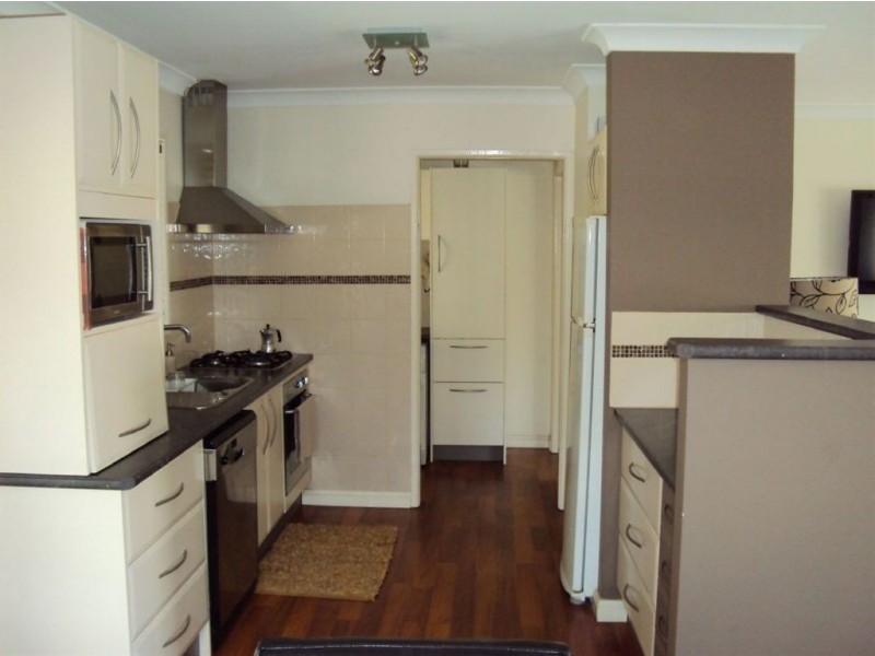 14 Albicore Street, Mermaid Waters QLD 4218