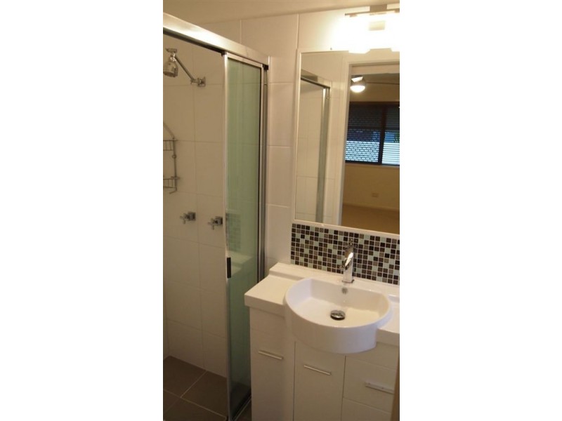 14 Albicore Street, Mermaid Waters QLD 4218