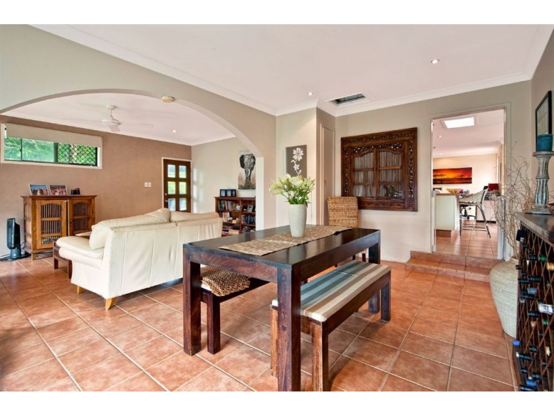 15 Timana Avenue, Mermaid Waters QLD 4218