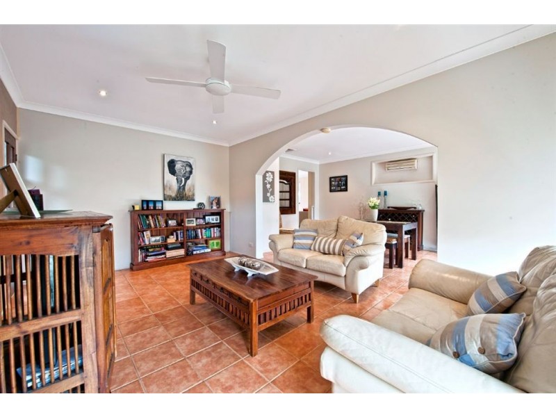 15 Timana Avenue, Mermaid Waters QLD 4218