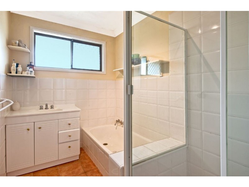 15 Timana Avenue, Mermaid Waters QLD 4218