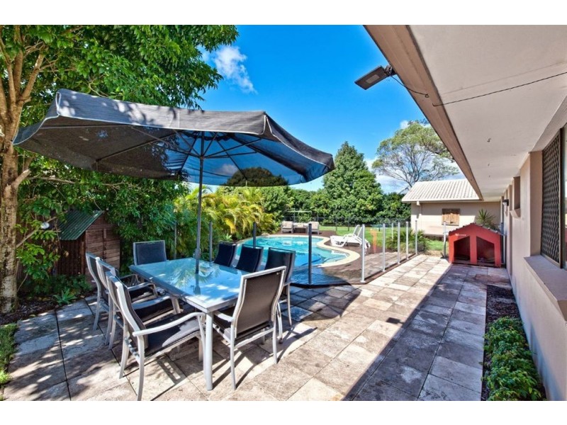 15 Timana Avenue, Mermaid Waters QLD 4218