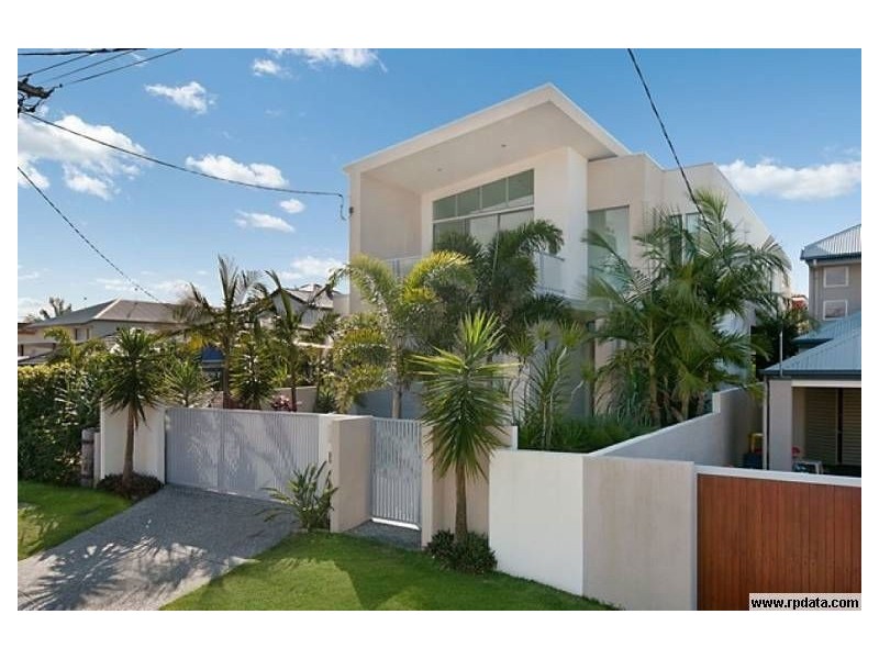 27 Tamborine St, Mermaid Beach QLD 4218