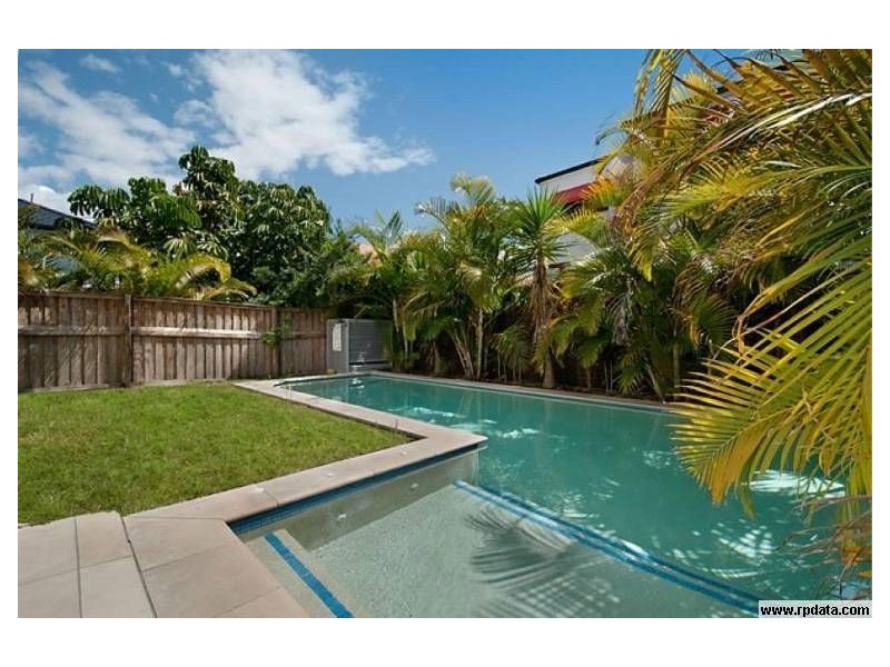 27 Tamborine St, Mermaid Beach QLD 4218