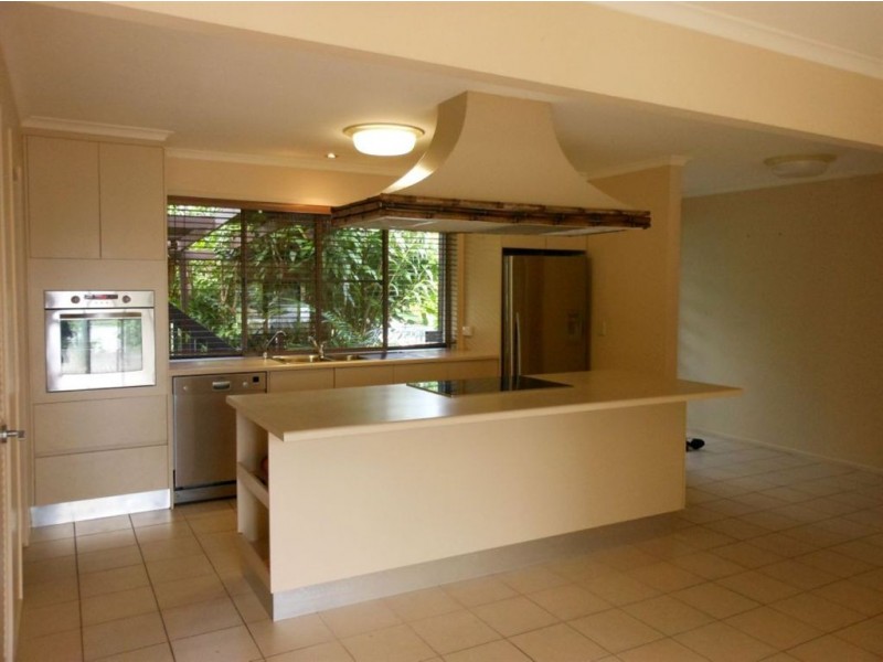 90 Wild Duck Drive, Mermaid Waters QLD 4218