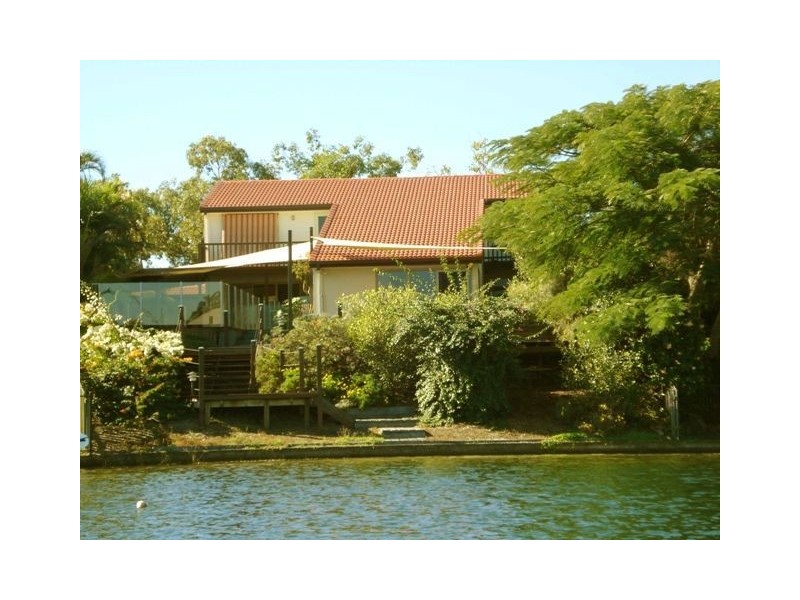90 Wild Duck Drive, Mermaid Waters QLD 4218