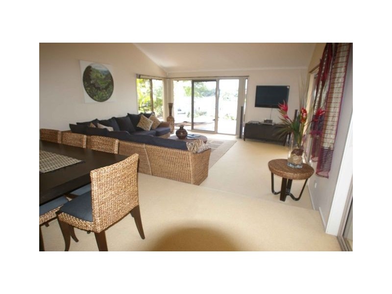 90 Wild Duck Drive, Mermaid Waters QLD 4218