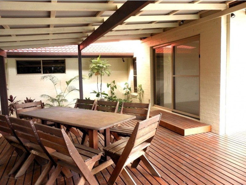 90 Wild Duck Drive, Mermaid Waters QLD 4218