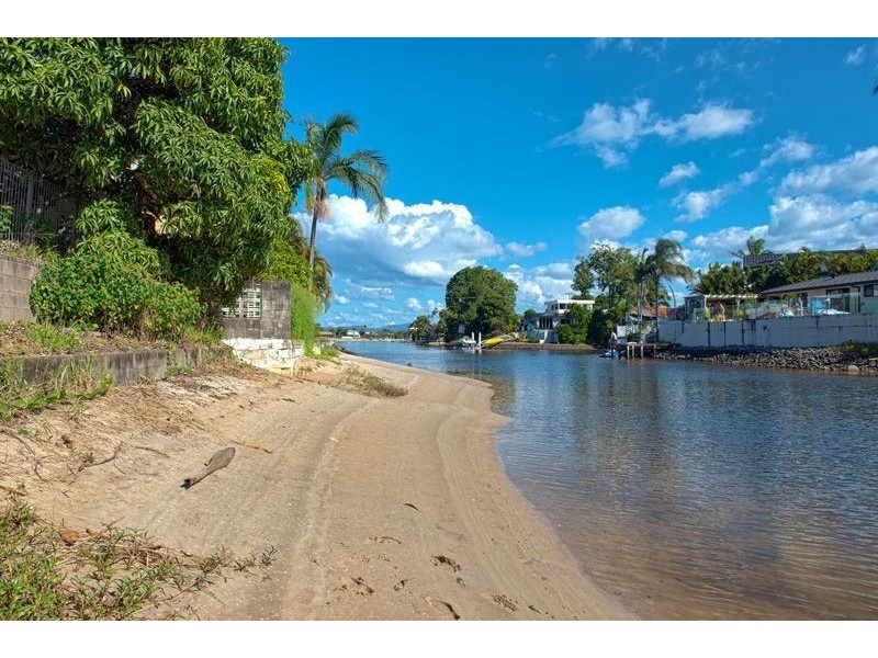 23 Pearl Key, Broadbeach Waters QLD 4218