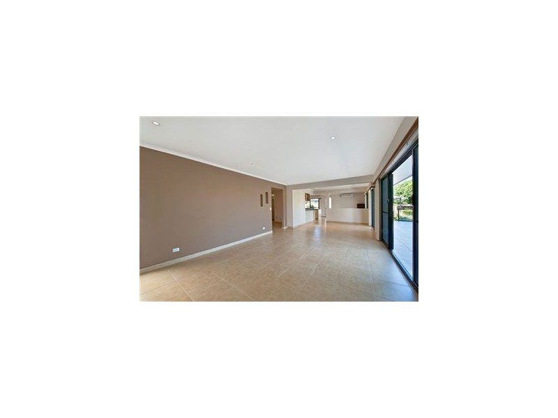 4 Kurrawa Avenue, Mermaid Waters QLD 4218