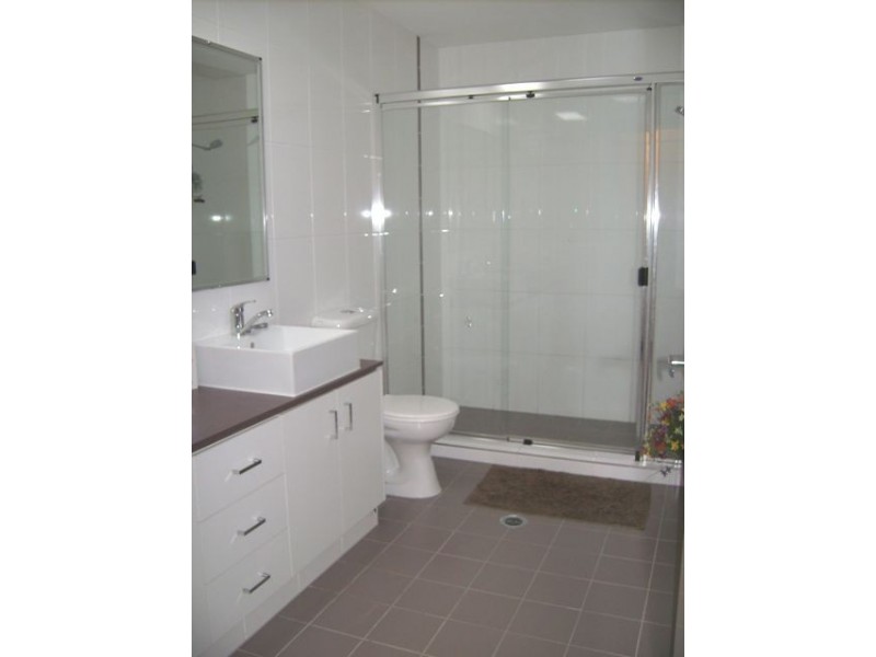 14/8 Proud St, Labrador QLD 4215