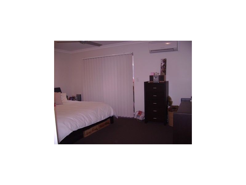 14/8 Proud St, Labrador QLD 4215