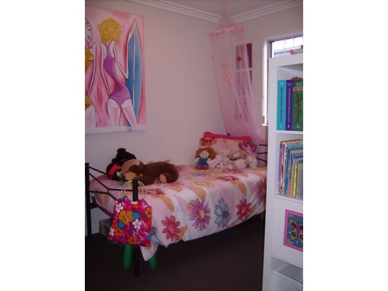 14/8 Proud St, Labrador QLD 4215