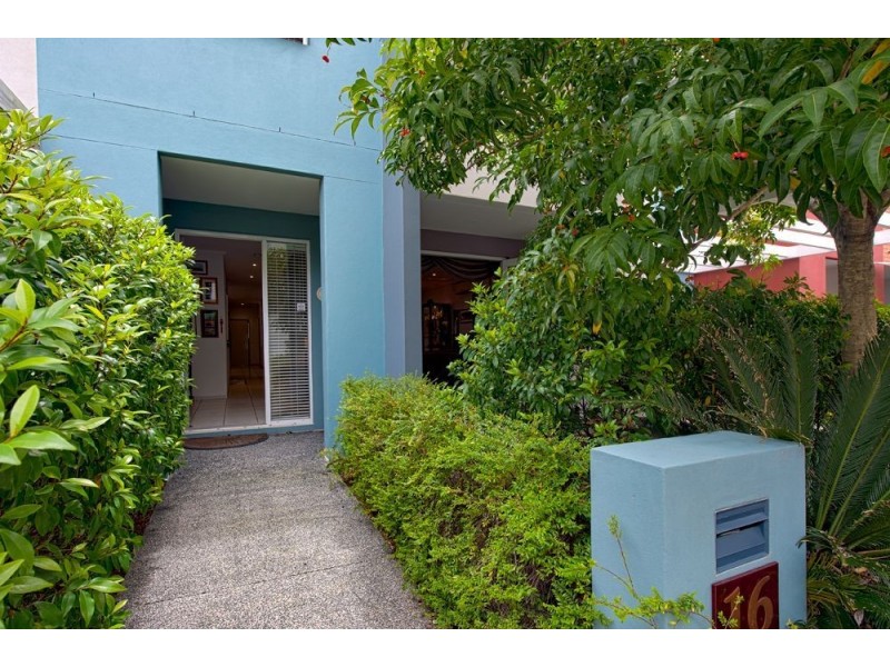 16 Lader Terrace, Varsity Lakes QLD 4227