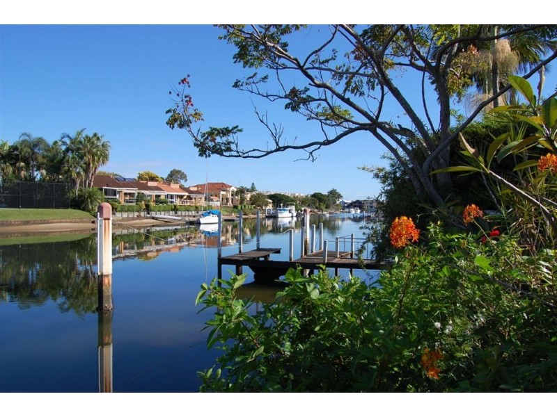 38 Gibraltar Drive, Isle Of Capri QLD 4217
