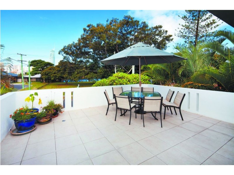38 Gibraltar Drive, Isle Of Capri QLD 4217