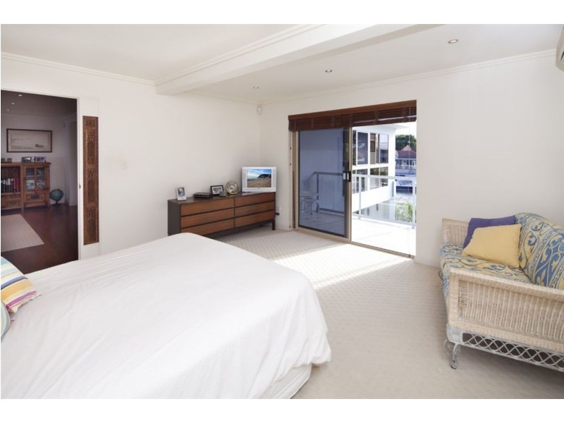 38 Gibraltar Drive, Isle Of Capri QLD 4217