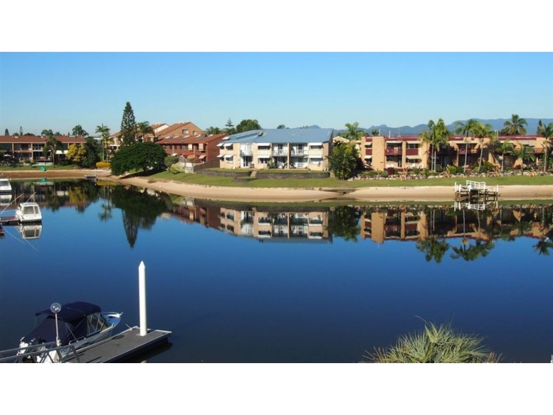 7/95 Sunshine Blvd, Mermaid Waters QLD 4218