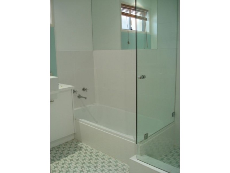 71 Savoy Dr, Broadbeach Waters QLD 4218