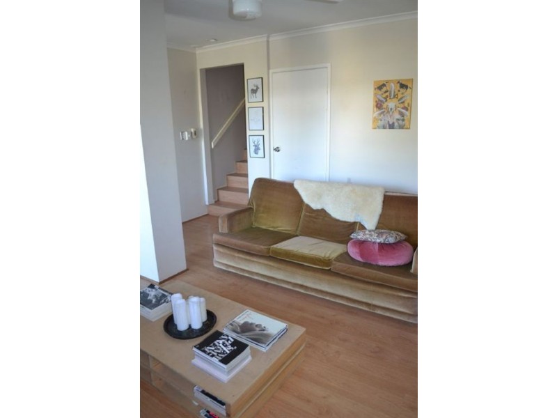 2/2063 Gold Coast Hwy, Miami QLD 4220