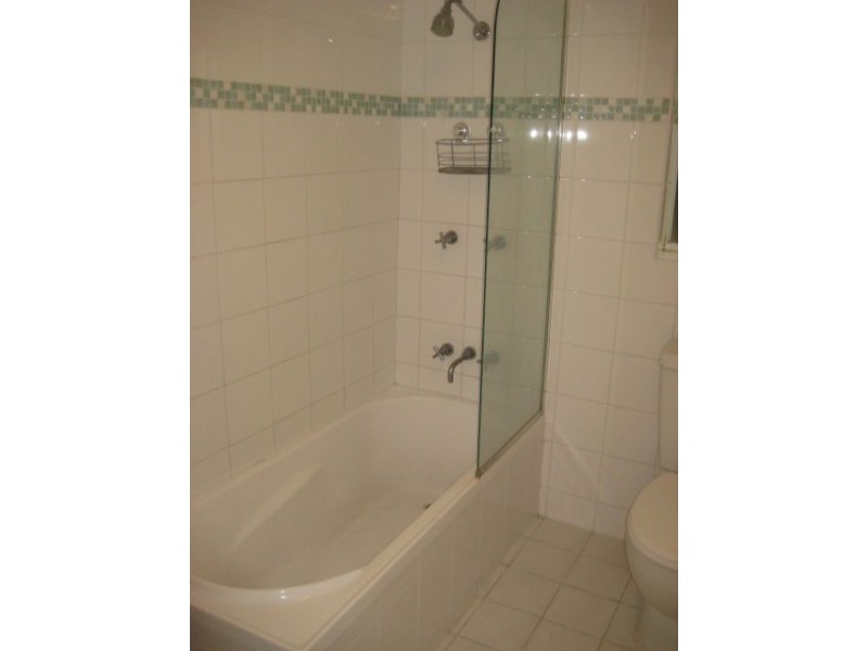 2/2063 Gold Coast Hwy, Miami QLD 4220