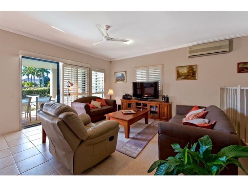 48/1 Bronberg Court, Southport QLD 4215