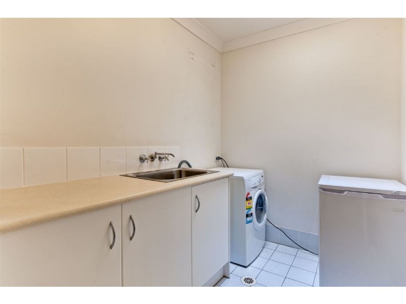 48/1 Bronberg Court, Southport QLD 4215