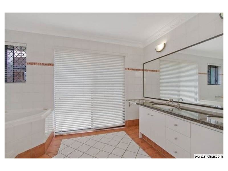 51 Witt Ave, Carrara QLD 4211