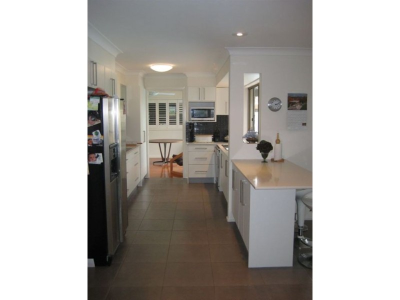18 Willis Court, Mermaid Waters QLD 4218