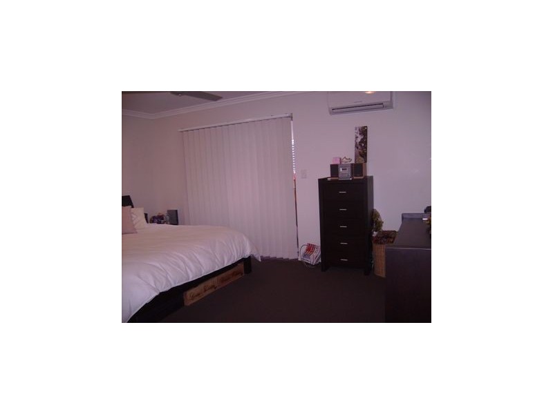 14/8 Proud St, Labrador QLD 4215