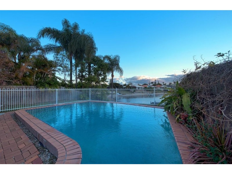 32 Bermuda Street, Broadbeach Waters QLD 4218