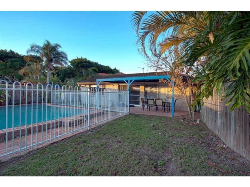 32 Bermuda Street, Broadbeach Waters QLD 4218