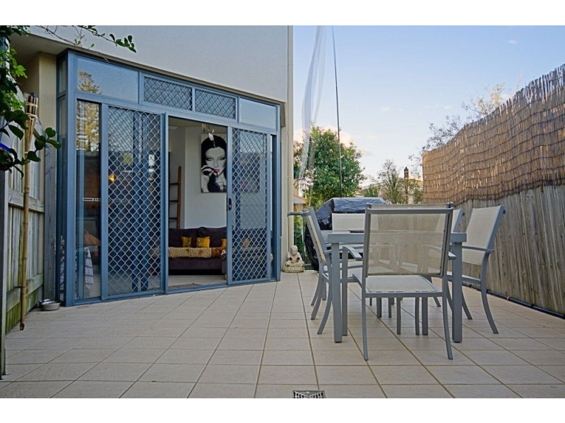 1/53 Petrel Avenue, Mermaid Beach QLD 4218