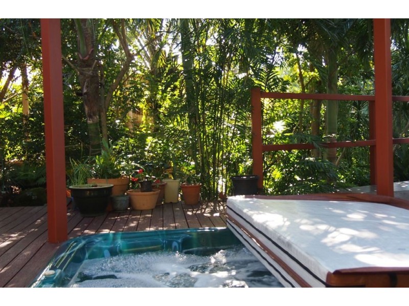 20 Haslewood Court, Mermaid Waters QLD 4218