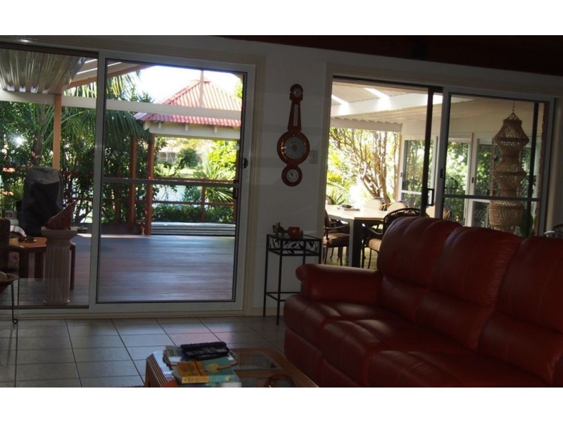 20 Haslewood Court, Mermaid Waters QLD 4218